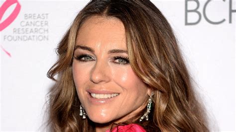 liz hurley nue|Elizabeth Hurley, 56 ans, prend la pose nue sur Instagram